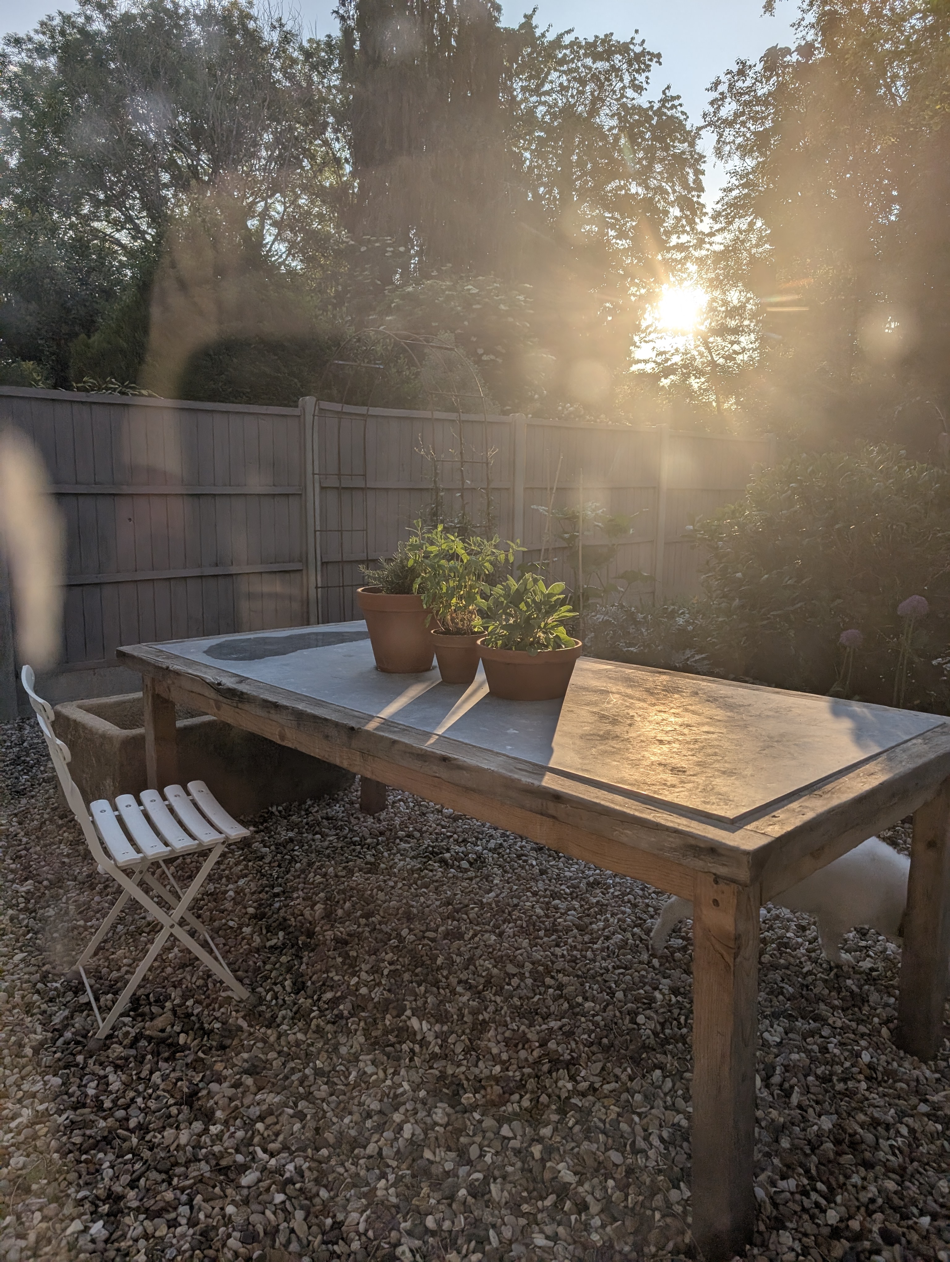 back garen table